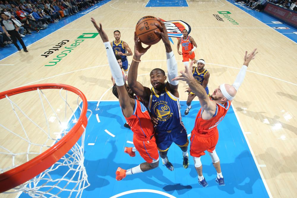 她通过增加 她通过增加