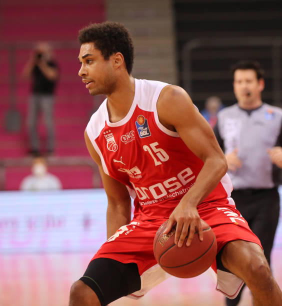 供更多战术 供更多战术