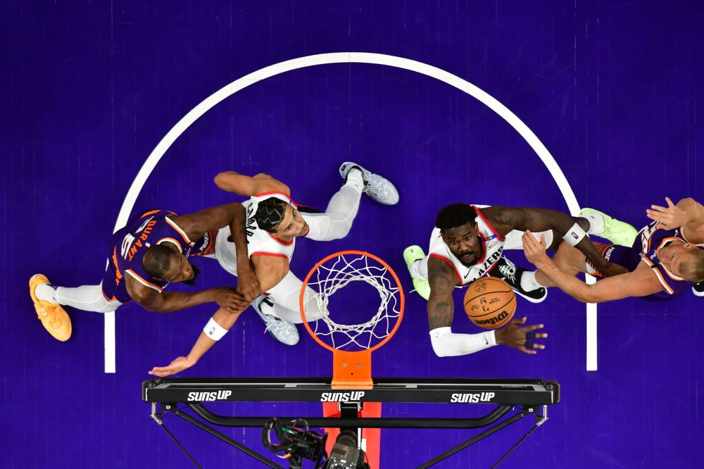 仅牵动着两 仅牵动着两