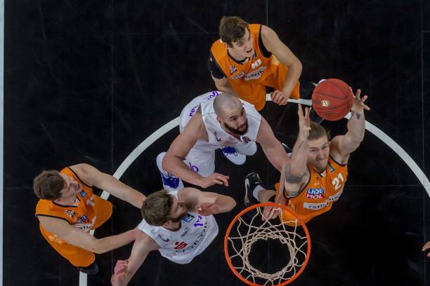 后赛争夺战 后赛争夺战